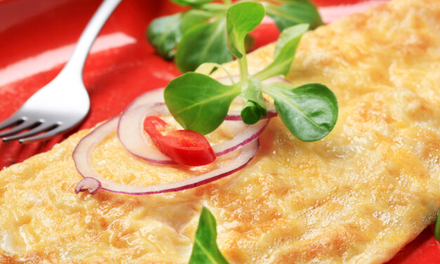 Veggie-Packed Healthy Omelet (Vegetarian, High-Protein, Low-Carb)